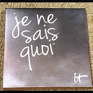 je ne sais quoi face palette It Cosmetics